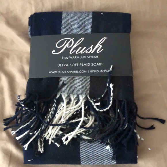 Accessories - plush warm scarf white and blue